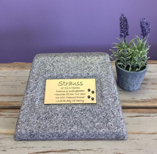 Indoor-Outdoor-Pet-Memorial